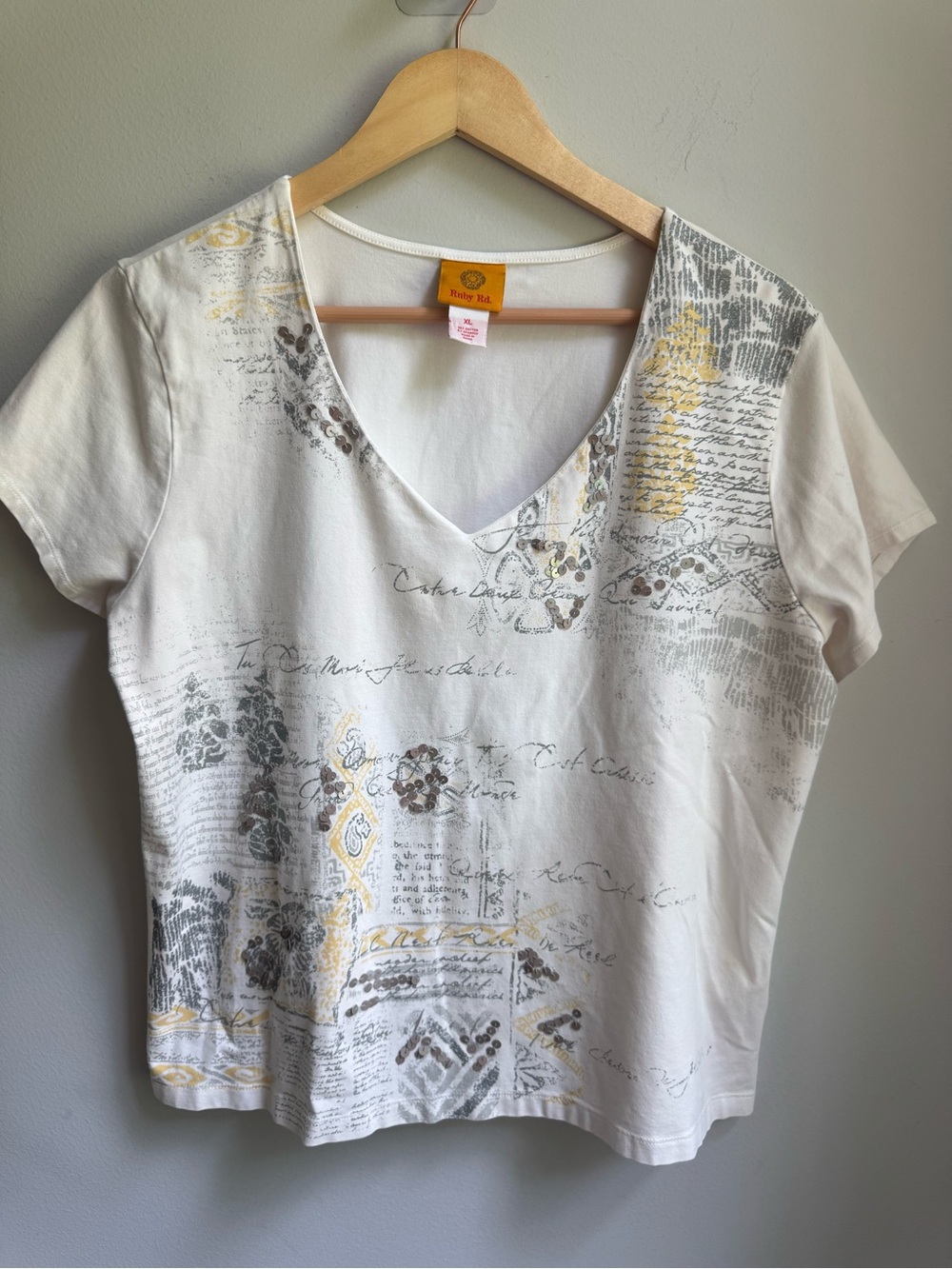 Ruby Rd. Cream V-Neck Tee with Gray and Yellow Print Grandma Grandmillenial